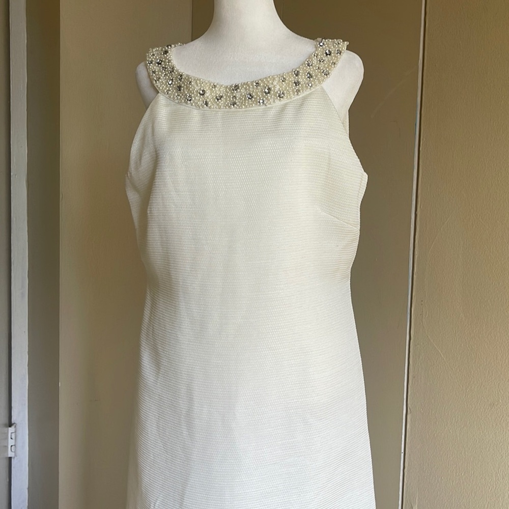 NWT Tahari Arthur Levine Size 10 off White Beaded Special Occasion Dress